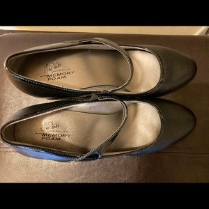LifeStride Memory Foam dress shoes.